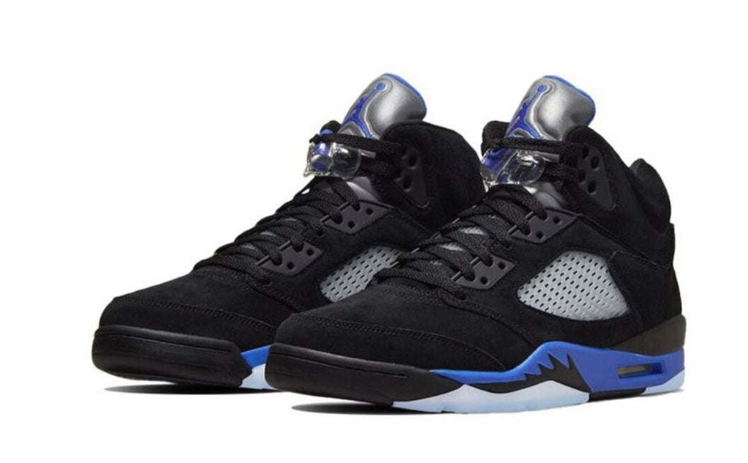Les baskets Air Jordan 5 offrent un style audacieux et une performance exceptionnelle. leur design unique emblématique. Pas cher. Le moins cher. 