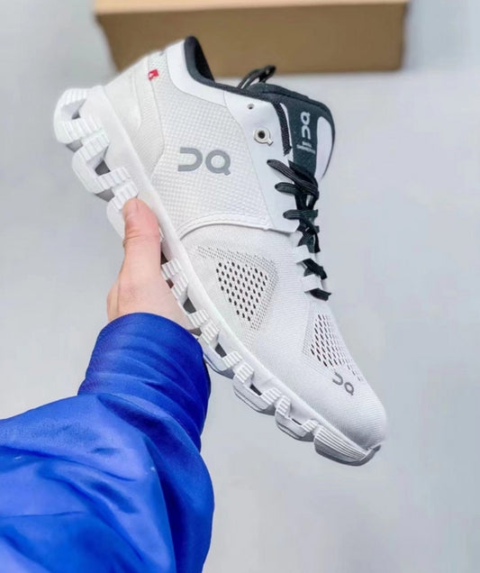 Hoka 2023