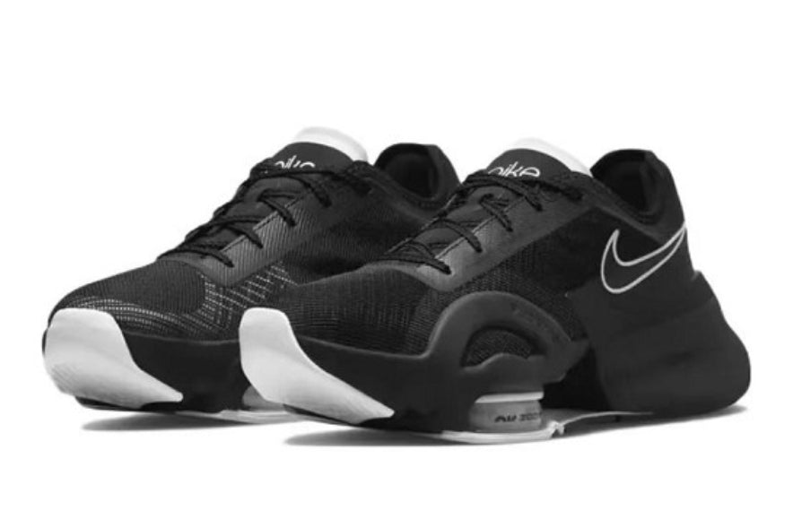 Les baskets Nike Air Zoom combinent style et performance, offrant une expérience unique. Leur design élégant. Pas cher. Le moins Cher.