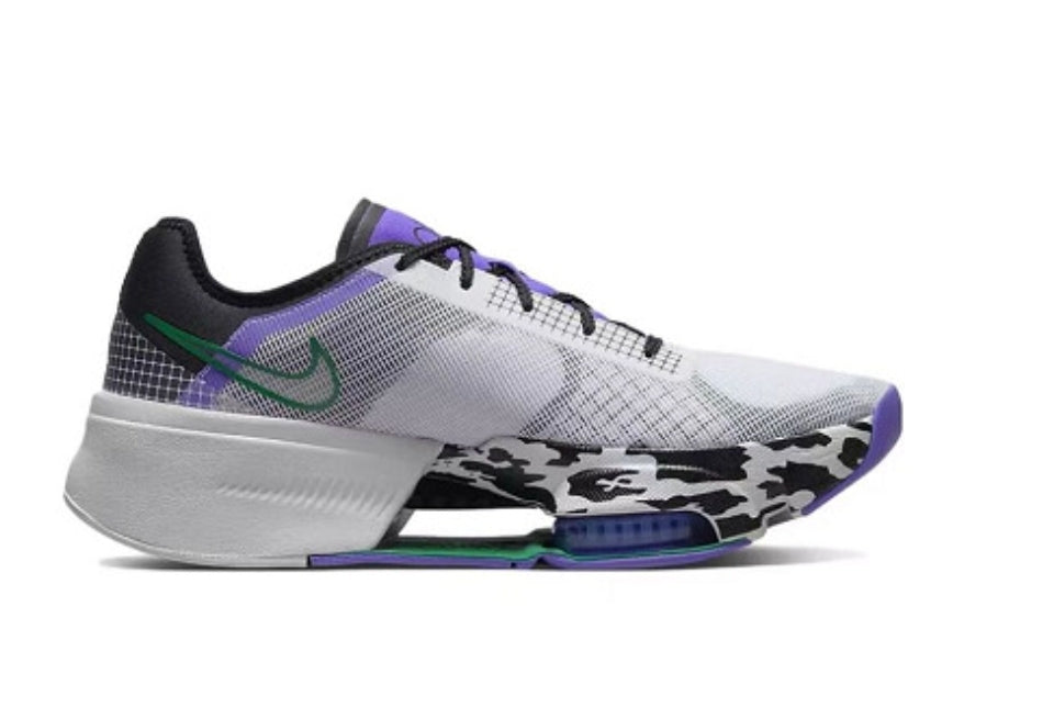 Les baskets Nike Air Zoom combinent style et performance, offrant une expérience unique. Leur design élégant. Pas cher. Le moins Cher.