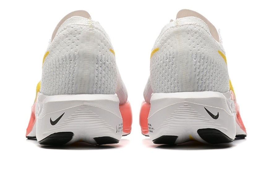 Les baskets Nike Air Zoom combinent style et performance, offrant une expérience unique. Leur design élégant. Pas cher. Le moins Cher.