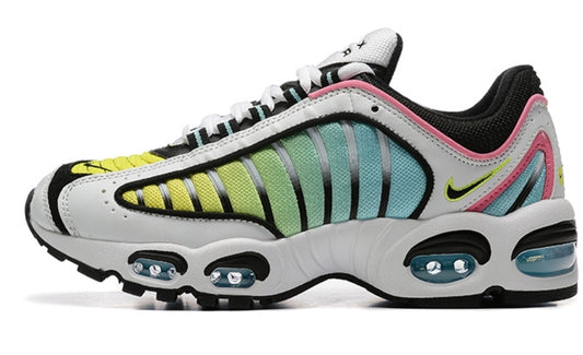 Les baskets Nike Air Max Tailwind 4 offrent un style emblématique et une performance exceptionnelle.

 leur design audacieux. Pas Cher. Le moins cher.