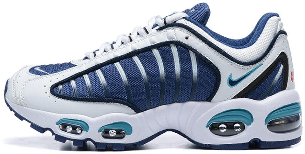 Les baskets Nike Air Max Tailwind 4 offrent un style emblématique et une performance exceptionnelle.

 leur design audacieux. Pas Cher. Le moins cher.