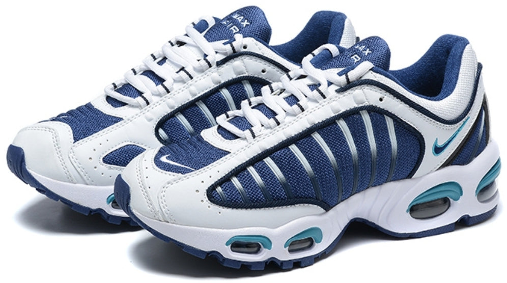 Les baskets Nike Air Max Tailwind 4 offrent un style emblématique et une performance exceptionnelle.

 leur design audacieux. Pas Cher. Le moins cher.