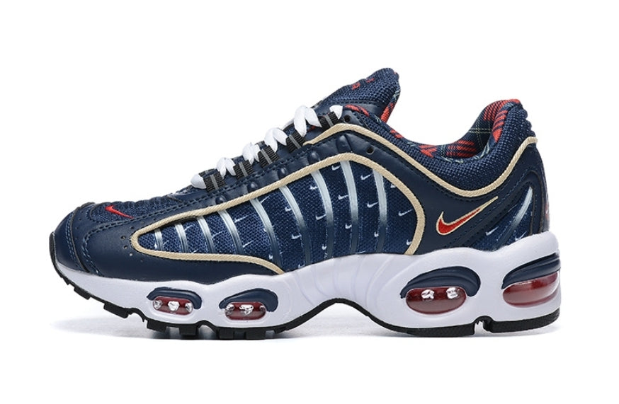 Les baskets Nike Air Max Tailwind 4 offrent un style emblématique et une performance exceptionnelle.

 leur design audacieux. Pas Cher. Le moins cher.