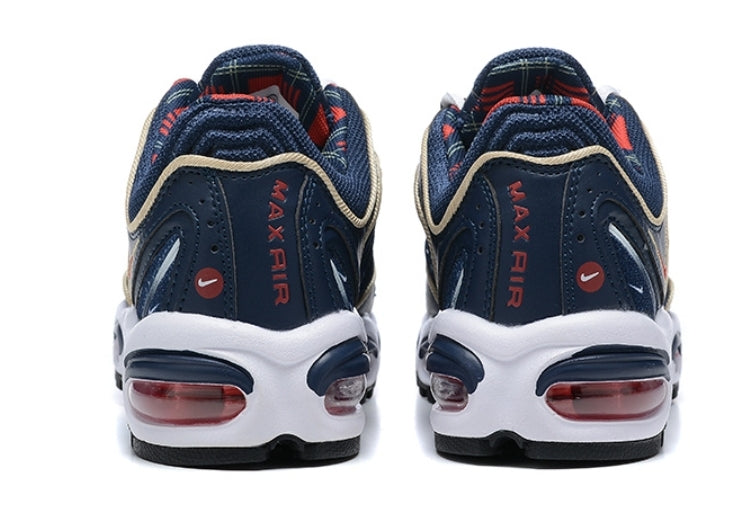 Les baskets Nike Air Max Tailwind 4 offrent un style emblématique et une performance exceptionnelle.

 leur design audacieux. Pas Cher. Le moins cher.