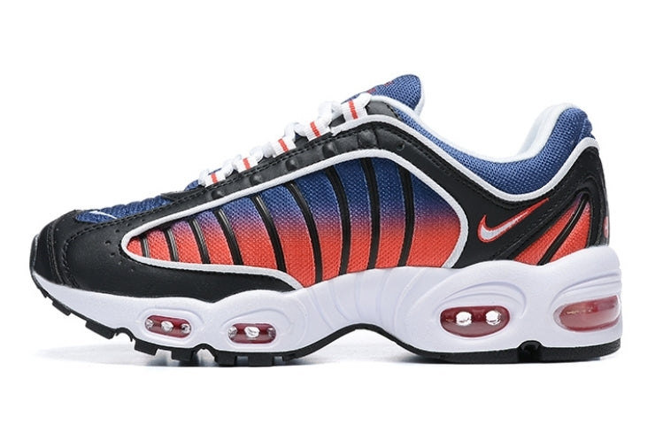 Les baskets Nike Air Max Tailwind 4 offrent un style emblématique et une performance exceptionnelle.

 leur design audacieux. Pas Cher. Le moins cher.