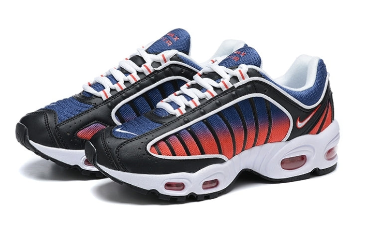Les baskets Nike Air Max Tailwind 4 offrent un style emblématique et une performance exceptionnelle.

 leur design audacieux. Pas Cher. Le moins cher.