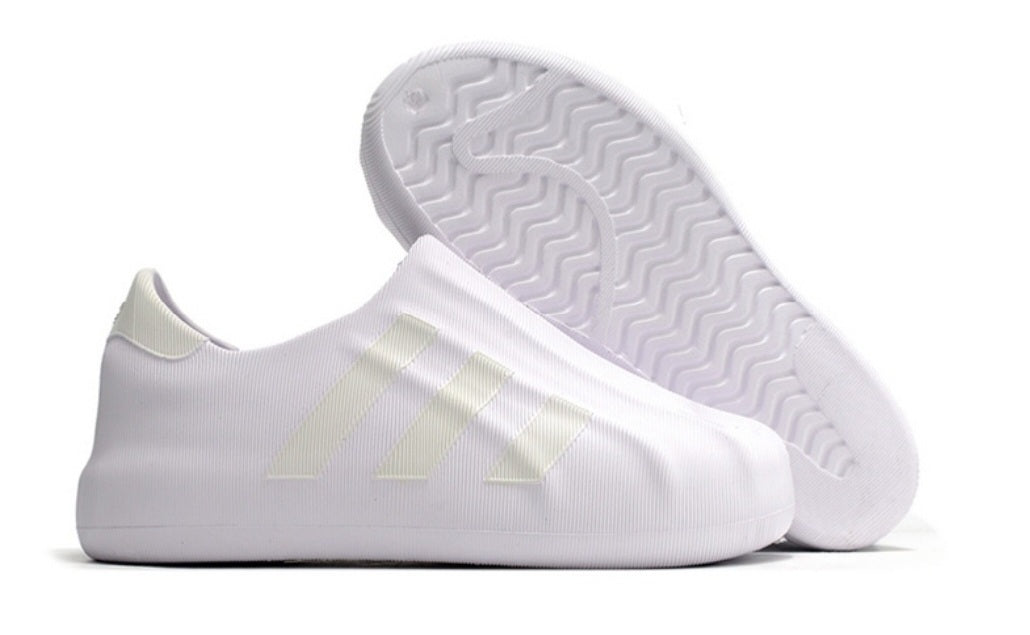 les Adidas Originals AdiFOM Superstar. Ces baskets incarnent l'héritage emblématique des Superstar avec une touche de modernité. 