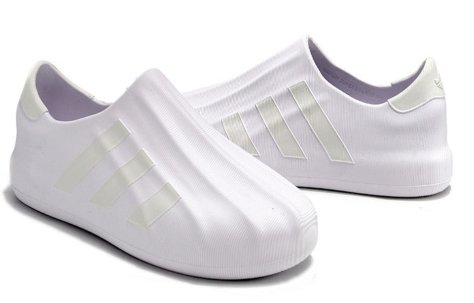les Adidas Originals AdiFOM Superstar. Ces baskets incarnent l'héritage emblématique des Superstar avec une touche de modernité. 