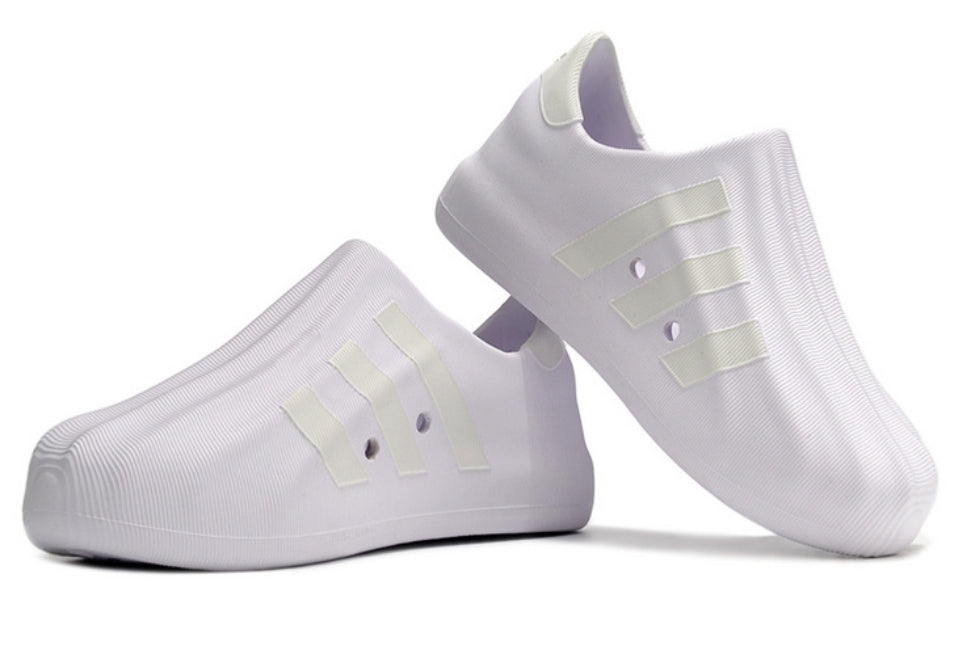 les Adidas Originals AdiFOM Superstar. Ces baskets incarnent l'héritage emblématique des Superstar avec une touche de modernité. 