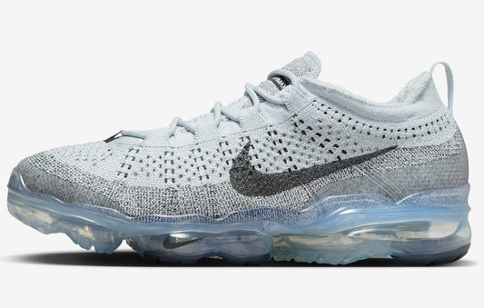 Les baskets Nike Vapormax 2023 . Leur design épuré et innovant attire l'attention de tous. Pas cher.le moins cher. Innovation