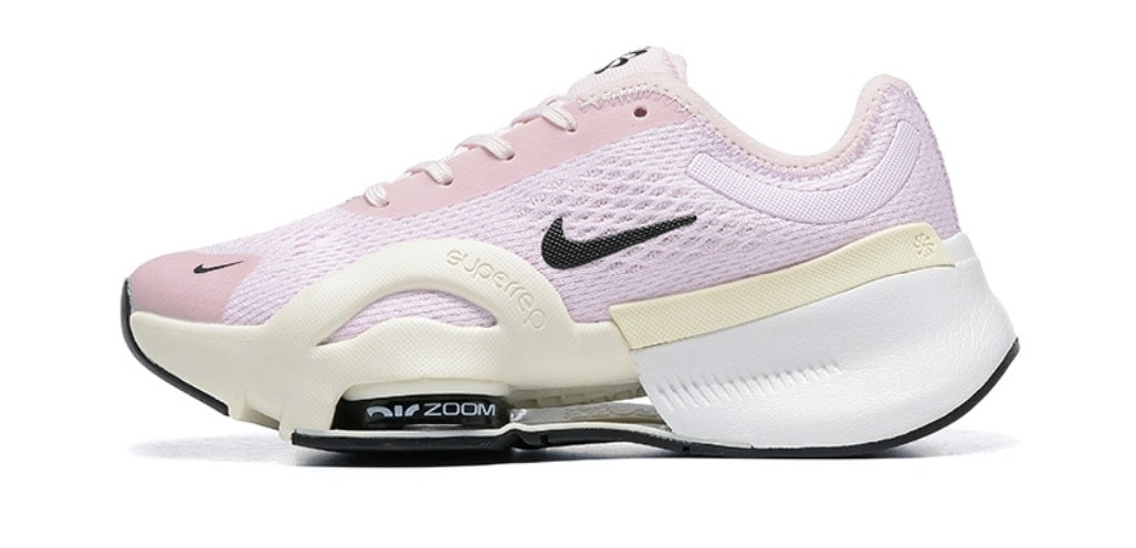 Les baskets Nike Air Zoom combinent style et performance, offrant une expérience unique. Leur design élégant. Pas cher. Le moins Cher.