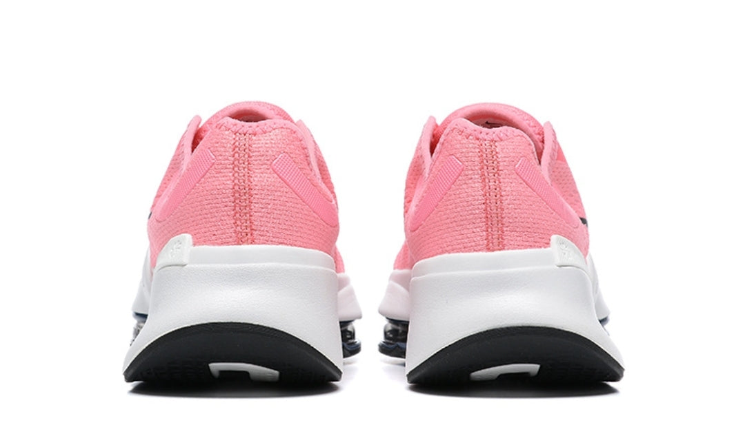 Les baskets Nike Air Zoom combinent style et performance, offrant une expérience unique. Leur design élégant. Pas cher. Le moins Cher.