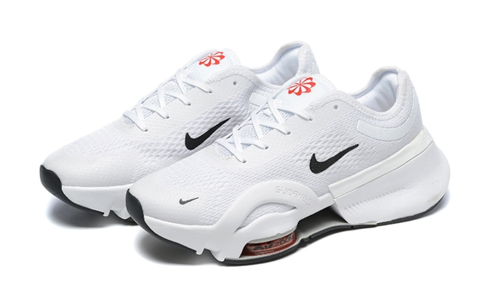 Les baskets Nike Air Zoom combinent style et performance, offrant une expérience unique. Leur design élégant. Pas cher. Le moins Cher.