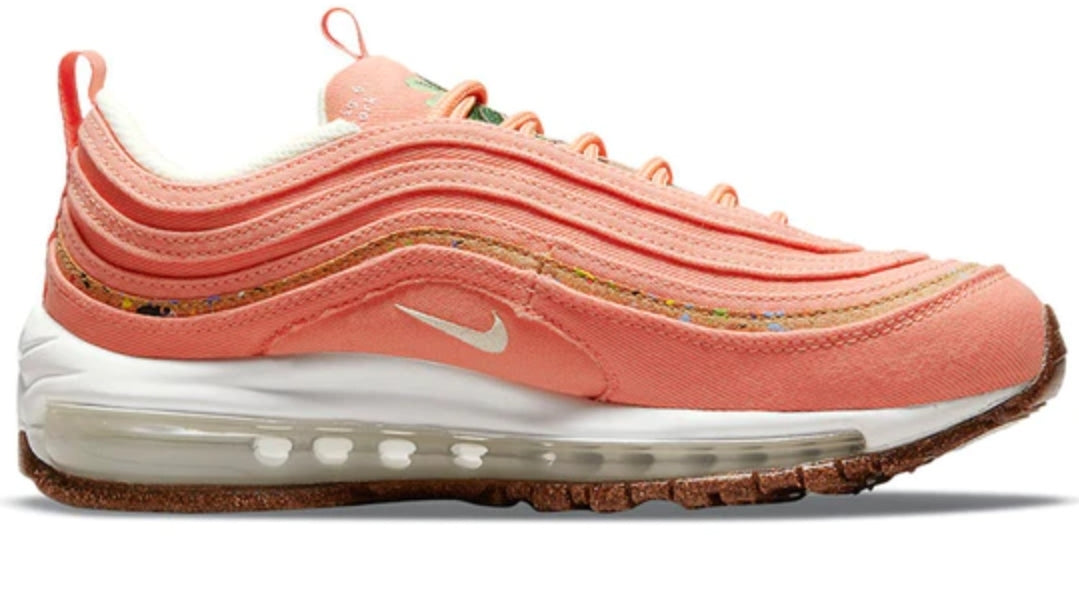 Les baskets Nike Air Max 97 sont synonymes de style emblématique et de confort absolu. Leur design ondulé distinctif.pas cher. Le moins cher. 