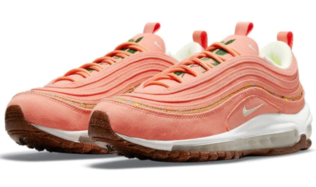 Les baskets Nike Air Max 97 sont synonymes de style emblématique et de confort absolu. Leur design ondulé distinctif.pas cher. Le moins cher. 