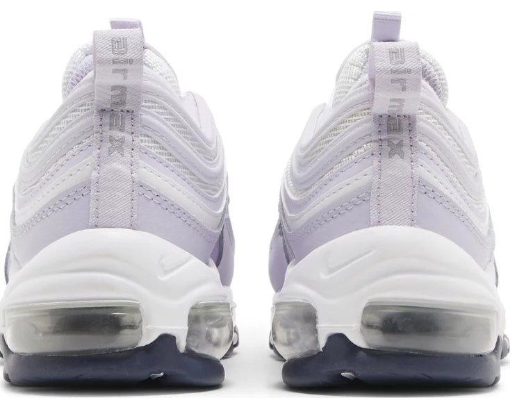 Les baskets Nike Air Max 97 sont synonymes de style emblématique et de confort absolu. Leur design ondulé distinctif.pas cher. Le moins cher. 