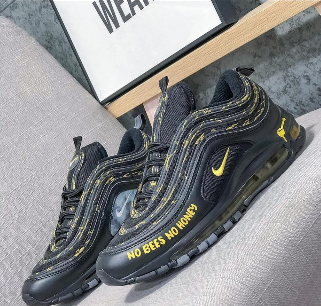 Les baskets Nike Air Max 97 sont synonymes de style emblématique et de confort absolu. Leur design ondulé distinctif.pas cher. Le moins cher. 