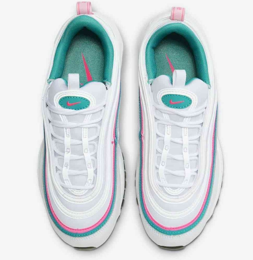 Les baskets Nike Air Max 97 sont synonymes de style emblématique et de confort absolu. Leur design ondulé distinctif.pas cher. Le moins cher. 
