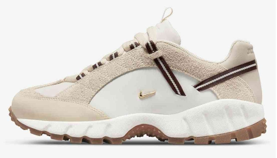 Les baskets Nike Air Humara LX Jacquemus offrent un style emblématique et une performance exceptionnelle. leur design distinctif.pas cher. Le moins cher.