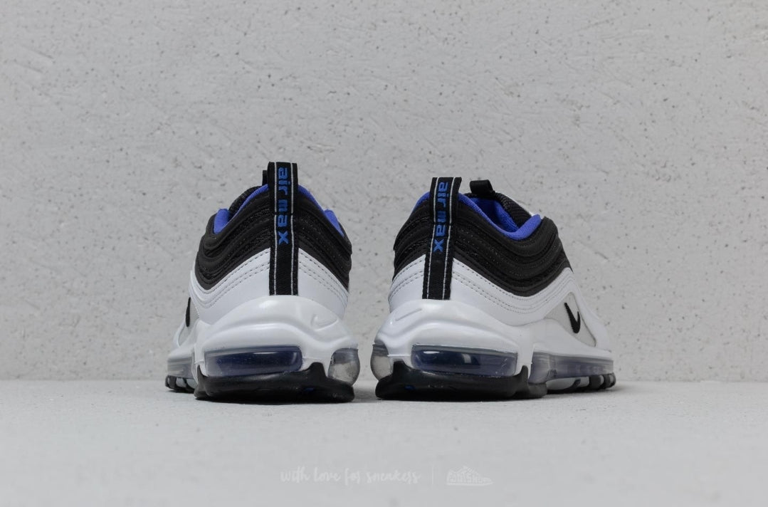 Les baskets Nike Air Max 97 sont synonymes de style emblématique et de confort absolu. Leur design ondulé distinctif.pas cher. Le moins cher. 