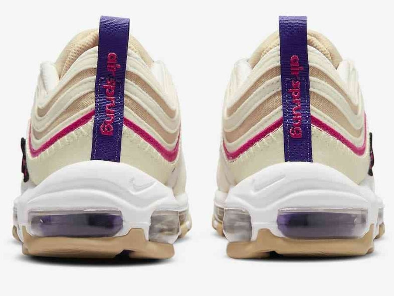 Les baskets Nike Air Max 97 sont synonymes de style emblématique et de confort absolu. Leur design ondulé distinctif.pas cher. Le moins cher. 