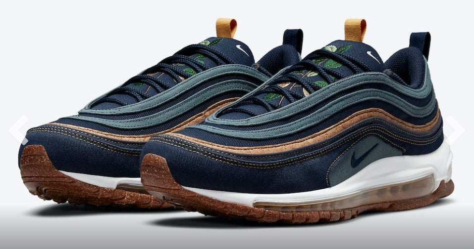 Les baskets Nike Air Max 97 sont synonymes de style emblématique et de confort absolu. Leur design ondulé distinctif.pas cher. Le moins cher. 