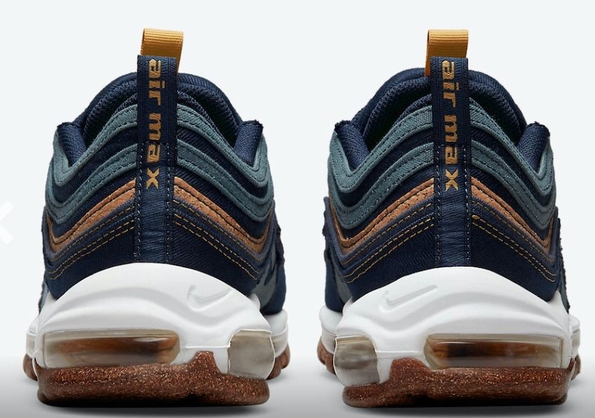 Les baskets Nike Air Max 97 sont synonymes de style emblématique et de confort absolu. Leur design ondulé distinctif.pas cher. Le moins cher. 