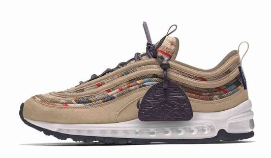 Les baskets Nike Air Max 97 sont synonymes de style emblématique et de confort absolu. Leur design ondulé distinctif.pas cher. Le moins cher. 