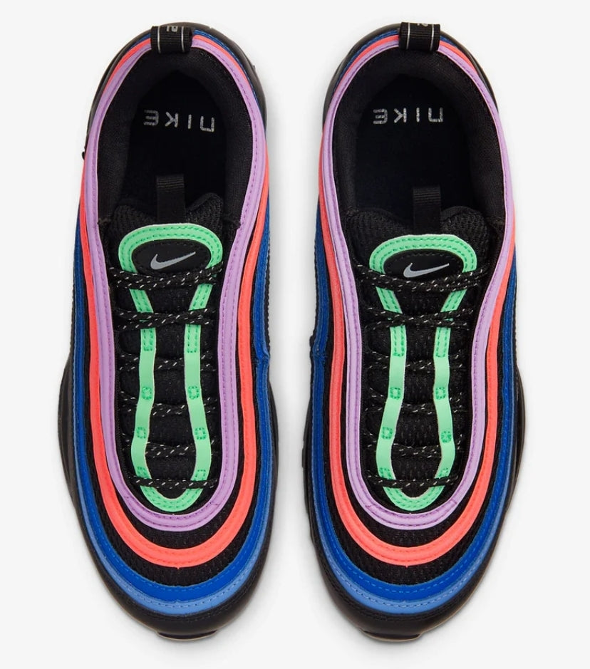 Les baskets Nike Air Max 97 sont synonymes de style emblématique et de confort absolu. Leur design ondulé distinctif.pas cher. Le moins cher. 