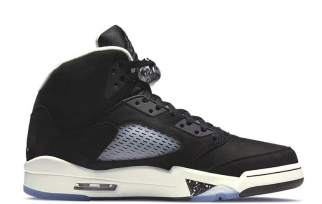 Air Jordan 5 Retro Moonlight (Oreo) sneakers