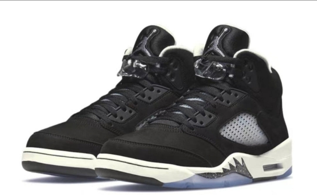 Air Jordan 5 Retro Moonlight (Oreo) sneakers