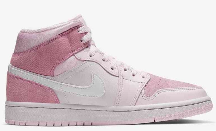 Les baskets Air Jordan 1 offrent un style iconique et une performance légendaire.

 leur design emblématique .pas cher. Le moins cher.