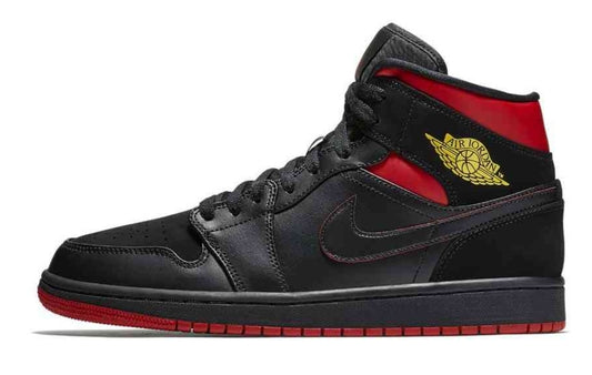 Les baskets Air Jordan 1 offrent un style iconique et une performance légendaire.
 leur design emblématique .pas cher. Le moins cher.