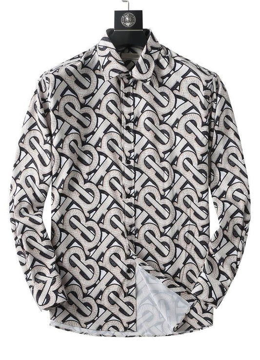 Les chemises Burberry incarnent l’élégance britannique et un style intemporel. Réputées pour leur design iconique et leur qualité exceptionnelle, elles s’imposent comme un must-have pour les hommes raffinés. Fabriquées avec des matériaux premium, ces chemises allient confort et sophistication