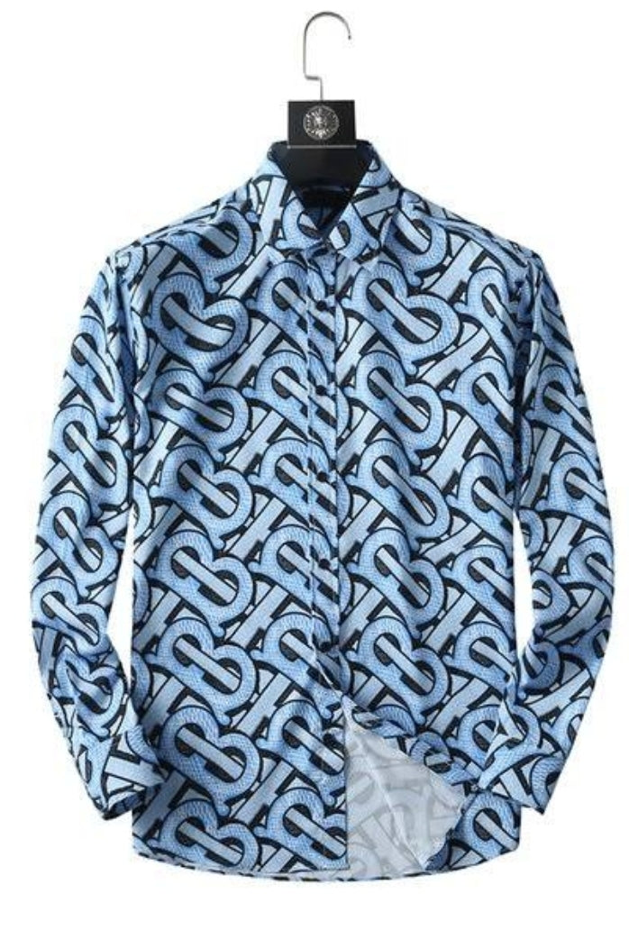 Les chemises Burberry incarnent l’élégance britannique et un style intemporel. Réputées pour leur design iconique et leur qualité exceptionnelle, elles s’imposent comme un must-have pour les hommes raffinés.  