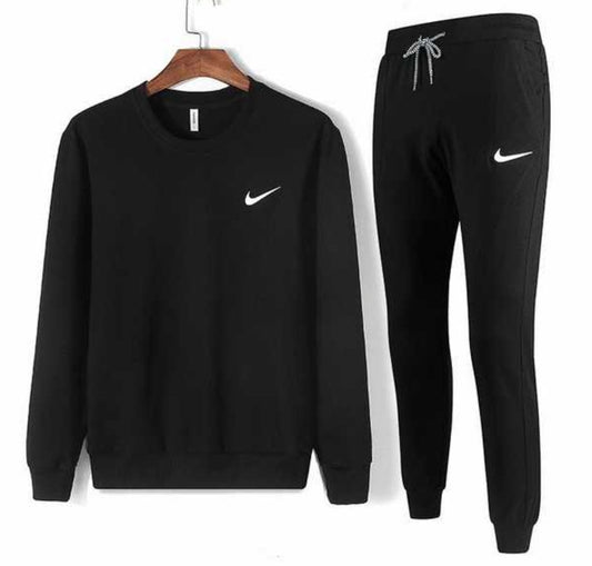 Les ensembles survêtement Nike combinent performance et style de manière exemplaire. Leur design dynamique.pas cher.le moins cher.