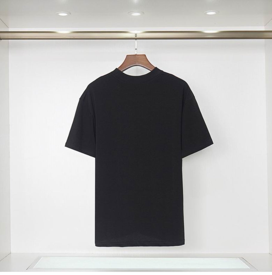Le polo T-shirt Moncler pour homme incarne le summum de l'élégance décontractée et du style intempore design incontournable .au meilleur prix 