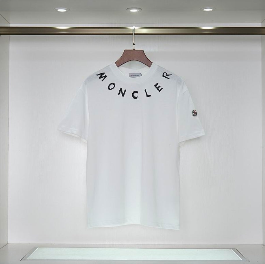 Le polo T-shirt Moncler pour homme incarne le summum de l'élégance décontractée et du style intempore design incontournable .au meilleur prix 