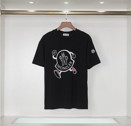 Le polo T-shirt Moncler pour homme incarne le summum de l'élégance décontractée et du style intempore design incontournable .au meilleur prix 