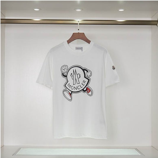Le polo T-shirt Moncler pour homme incarne le summum de l'élégance décontractée et du style intemporel.au meilleur prix 