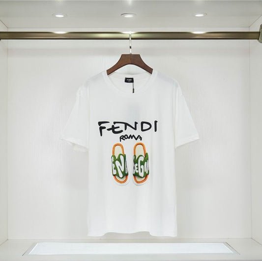 Les polos T-shirt Fendi pour homme incarnent l’élégance italienne avec une touche de modernité , caractéristiques de la maison Fendi. Au meilleur prix