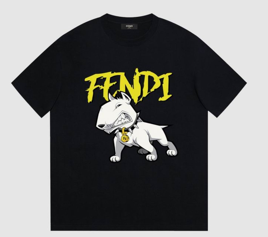 Les polos T-shirt Fendi pour homme incarnent l’élégance italienne avec une touche de modernité , caractéristiques de la maison Fendi. Au meilleur prix