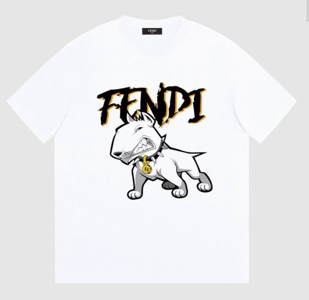 Les polos T-shirt Fendi pour homme incarnent l’élégance italienne avec une touche de modernité , caractéristiques de la maison Fendi. Au meilleur prix