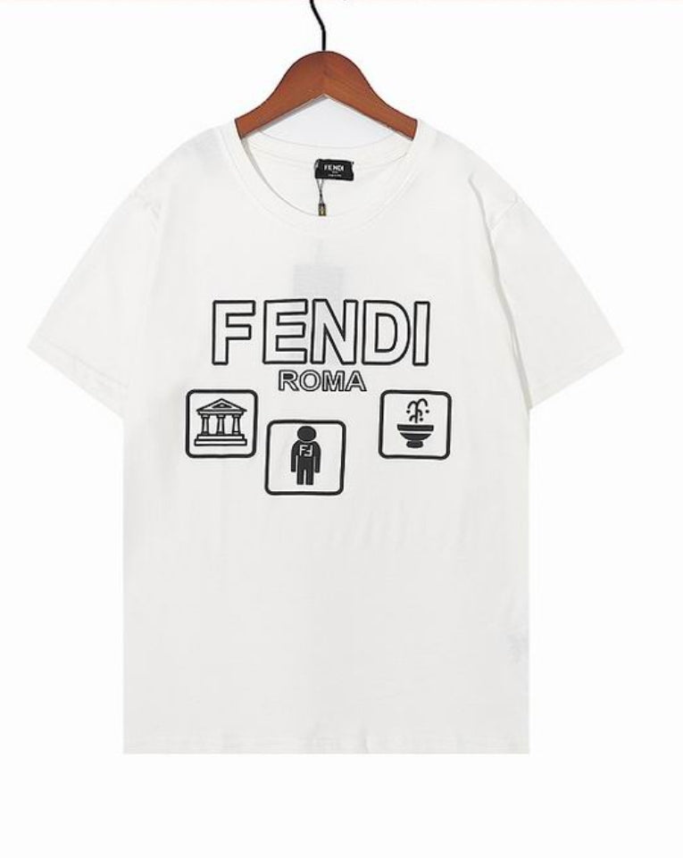 Les polos T-shirt Fendi pour homme incarnent l’élégance italienne avec une touche de modernité , caractéristiques de la maison Fendi. Au meilleur prix 