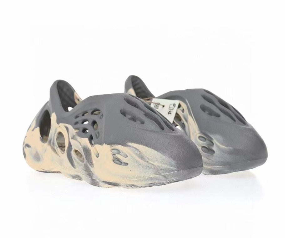 Chaussure pour Enfant:  Sandales Adidas Yeezy Foam Runner Garçon/Fille