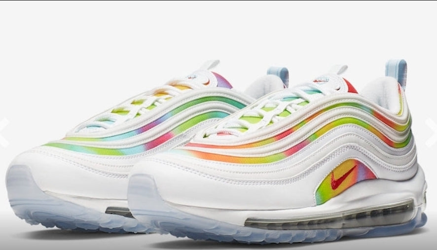 Les baskets Nike Air Max 97 sont synonymes de style emblématique et de confort absolu. Leur design ondulé distinctif.pas cher. Le moins cher. 