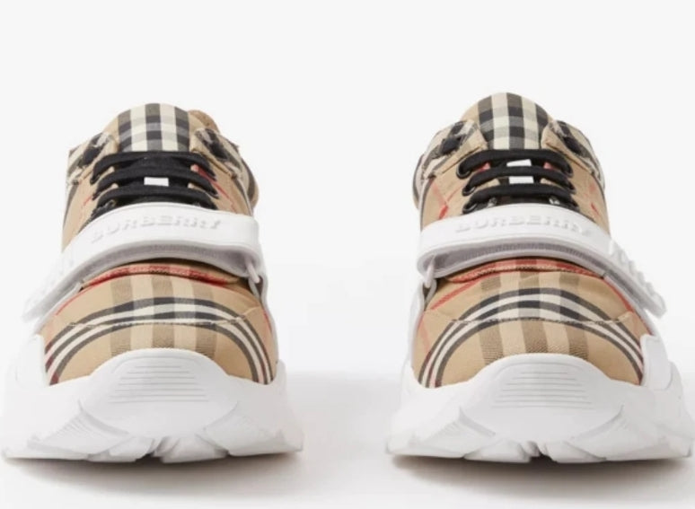 Les baskets Burberry incarnent un style emblématique et une sophistication britannique.

 leur design raffiné. Pas cher. Le moins cher. 