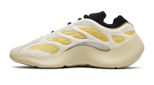 Les Yeezy 700 V3 femme sont des pièces maîtresses de la mode. Depuis leur introduction.
Elles ont conquis les amateurs de mode grâce à leur esthétique audacieuse et leurs innovations techniques.
